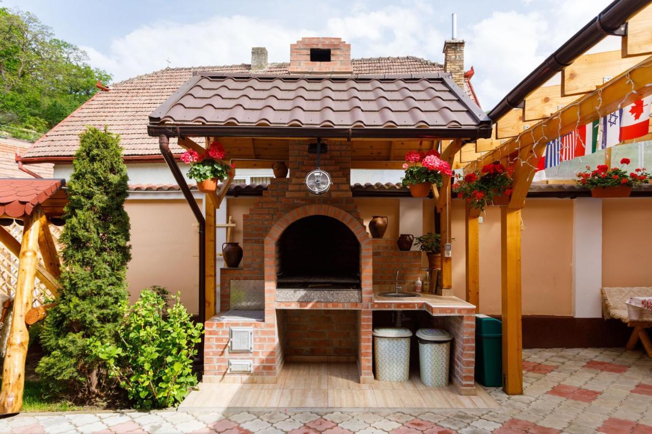 Hotel Casa Dacica Rîşnov Esterno foto