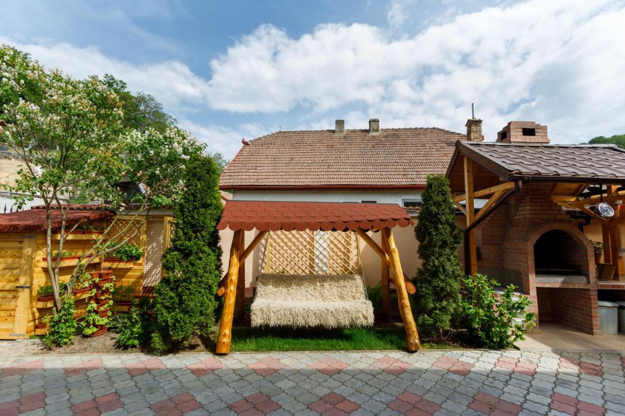 Hotel Casa Dacica Rîşnov Esterno foto