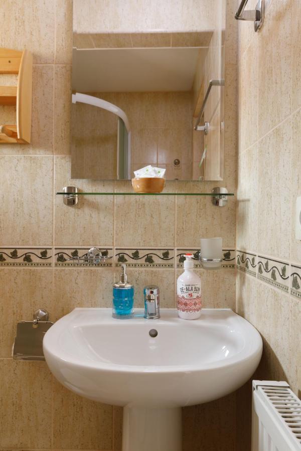 Hotel Casa Dacica Rîşnov Esterno foto