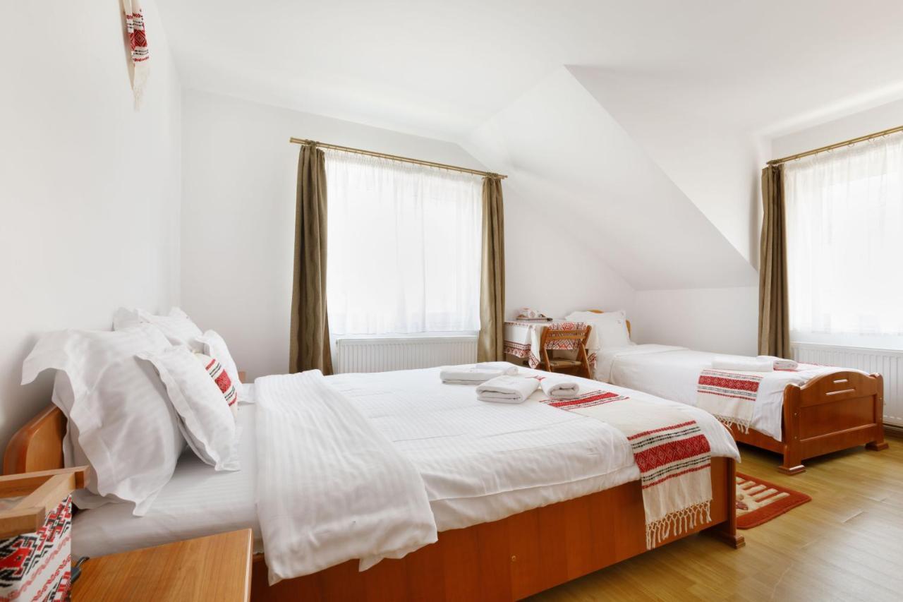 Hotel Casa Dacica Rîşnov Esterno foto