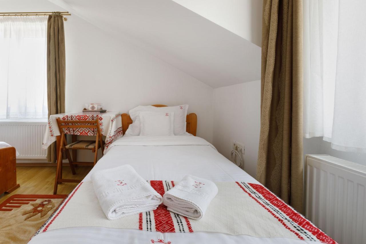 Hotel Casa Dacica Rîşnov Esterno foto