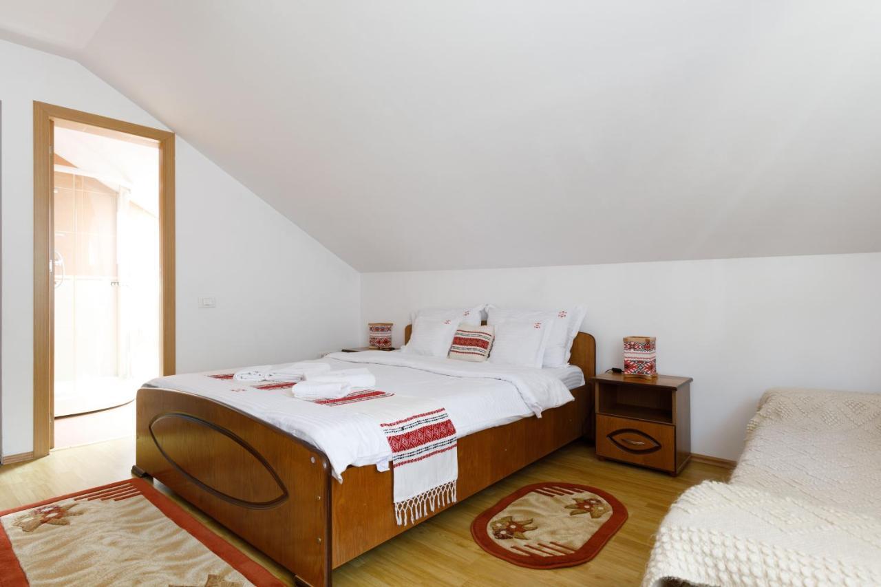 Hotel Casa Dacica Rîşnov Esterno foto